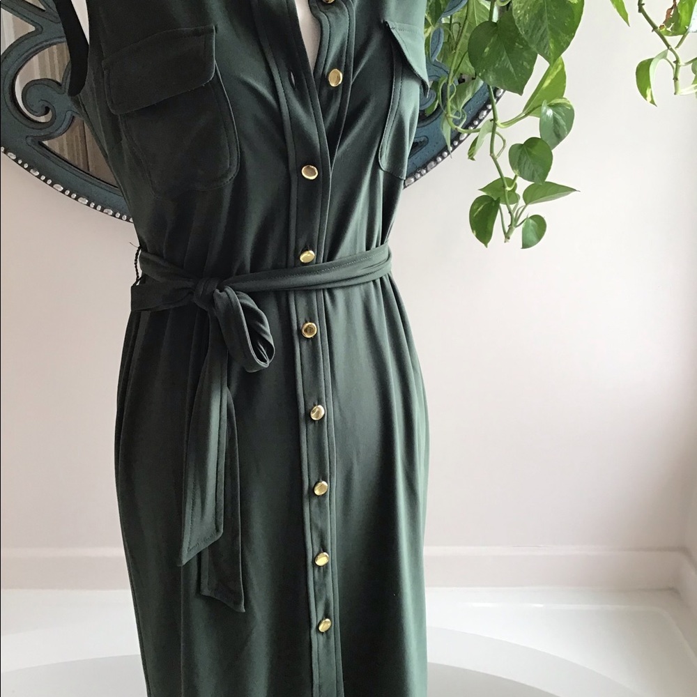 DRESS - Picture 3 of 7